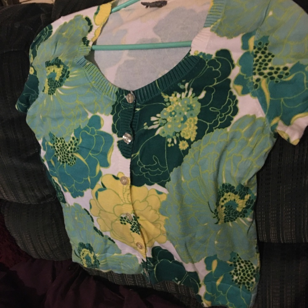 🌺Pretty Short Sleeve Flower 🌺 Ladies Blouse